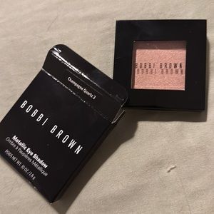Bobbi Brown Metallic Eye Shadow in Champagne Quartz 2.